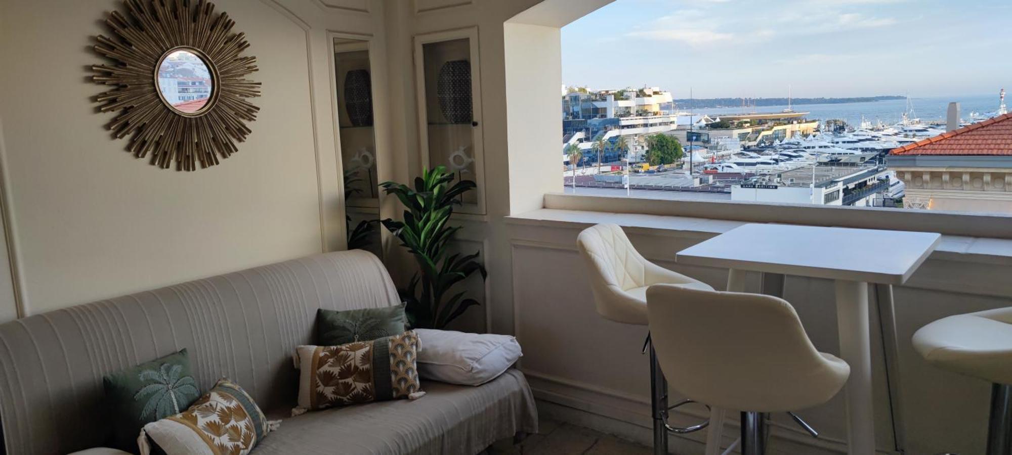 La Goelette - Palais Des Festivals * Cannes